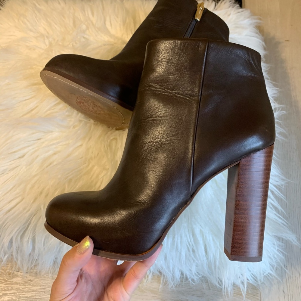 Vince Camuto Heeled Booties Grenadine 7.5